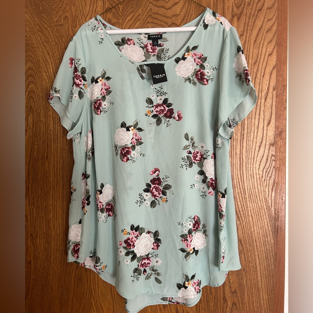 NWT Torrid Mint Floral print blouse